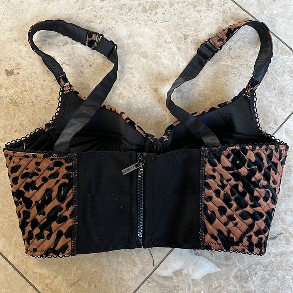 House of CB, London, leopard bralette - Picture 7 of 8